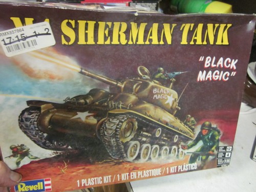 Revell 85-7864 M4 Sherman Tank "Black Magic" 1/35 Neu in OVP