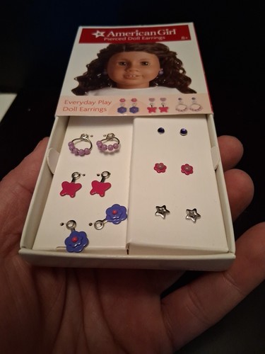 American Girl Everyday Play PIERCED DOLL EARRINGS New In Sealed Box RETIRED. New - Imagen 3 de 5