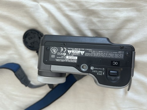 Sony Mavica MVC-FD90 1.6MP Digital Camera - Black. Used. Has Battery/No Charger - Picture 8 of 12