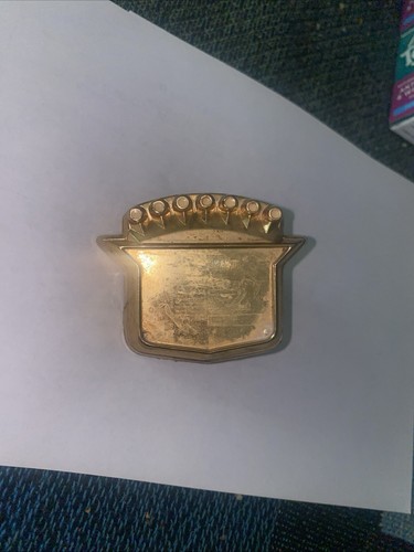 Vintage Gold Cadillac Trunk Hinged BASE & Lock Cover 20733822 WIth Tumbler Cyl - 第 1/7 張圖片