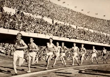 Emil Zatopek Czechoslovakia lead during Olympic Games held Hel- 1952 Old Photo