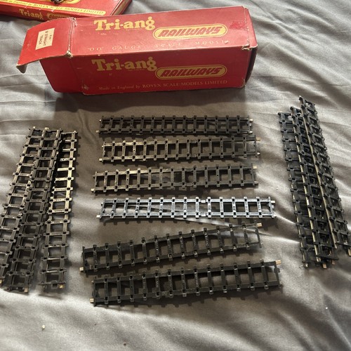 Triang Railways R190 Straight Track in Box (12x Lengths) - Picture 1 of 7