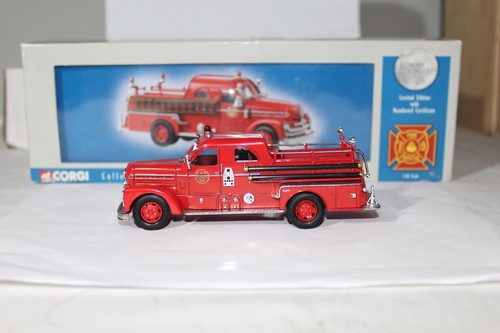 CORGI Fire Rescue Seagrave Anniversary Columbus Division of Fire Pumper 20 - Picture 2 of 8