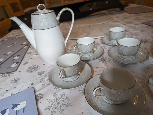 Rare Noritake Damask 5698 Vintage Fine China 6 piece Coffee Set - Stunning - Picture 4 of 12