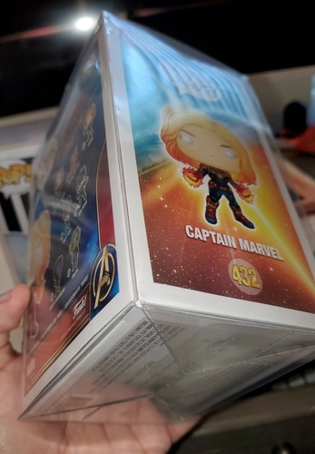 Funko Pop Capitán Marvel Brilla en la Oscuridad Exclusivo y Mini Pop Spider-Man Hogar - Imagen 3 de 3