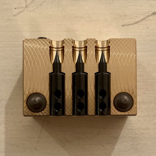 MP Hollow Point Bullet Mold - 257 Jackrabbit - Plain Base - 3 Cavity Brass Mold - Picture 3 of 9