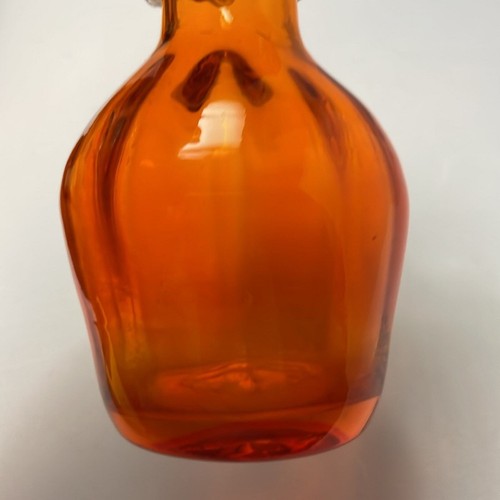 Vaso vintage in vetro soffiato arancio brillante con pergamena trasparente applicata - Foto 4 di 7