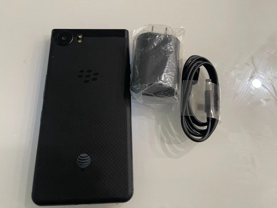 Blackberry KeyOne 32gb Unlocked BB100-1 Black smartphone - Image 3 of 4