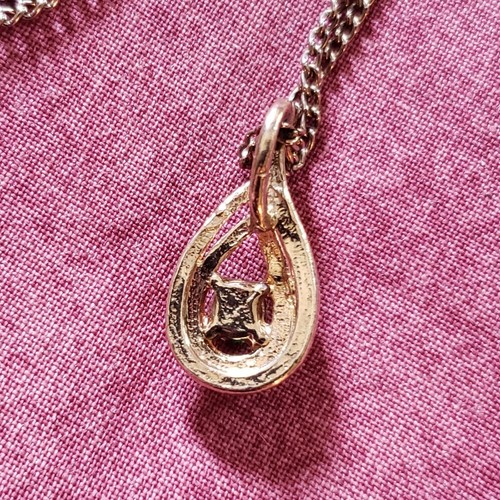 Colgante Ronté Of Beverly Hills El Nudo de Amor Chapado en Oro Elemento Esmeralda E1 - Imagen 6 de 11