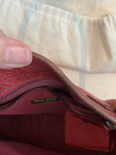 Miu Miu Leder Handtasche Schultertasche rot authentisch 17" x 12" gebraucht, in einwandfreiem Zustand - Bild 9 von 9