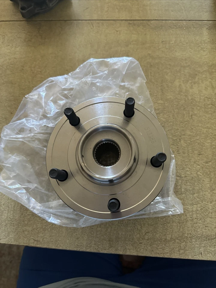 Conjunto de cojinete de rueda y buje Moog 513286 para Dodge Journey 09-20 Foto 2 de 3