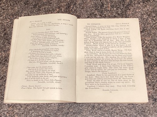 SHE STOOPS TO CONQUER BY OLIVER GOLDSMITH ( NELSON PLAYBOOKS ) - Foto 8 di 12