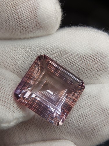 Precision cut Ametrine gemstone - faceted natural Trystine quartz 20.25 CTS - Picture 12 of 16