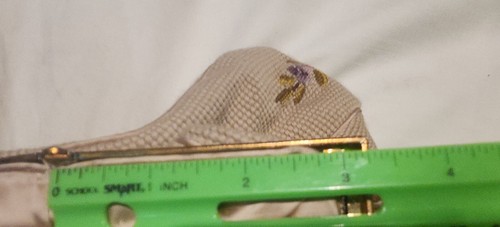 I Magnin Needlepoint Wool Large Purse Hand-Stitched Floral Design Amber Clasp - Picture 15 of 15