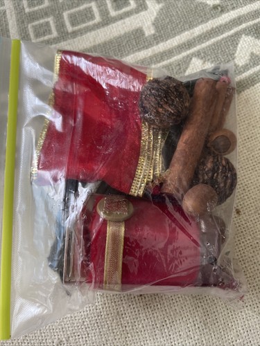 Bag of Christmas Smells - Picture 2 of 2