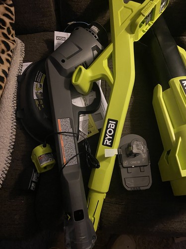 Ryobi PCLCK201K 18V 10" Cordless String Trimmer & 250CFM Blower Combo Open Box - Picture 4 of 7