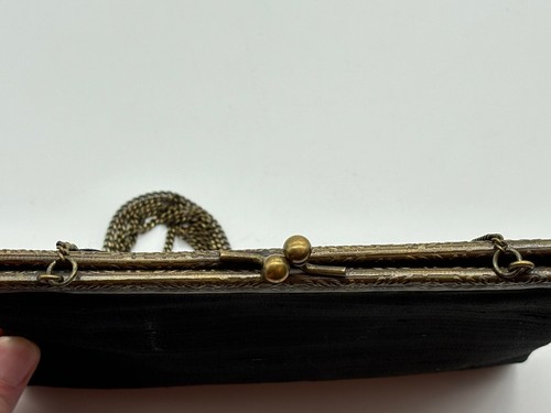 Pure 100% silk purse clutch embroidered dragon design - Picture 14 of 17
