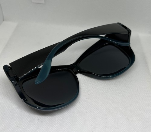 Foster Grant Oversized Sunglasses – Black with Rhineston Accents – Polarized - Picture 2 of 7