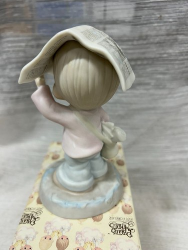Precious Moments "Sending You Showers Of Blessings" #520683 Porcelain Figurine - Picture 3 of 4