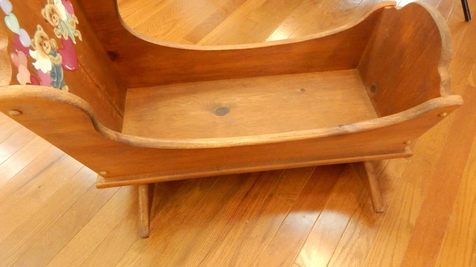 Cuna clásica vintage de madera para bebé o muñeca ROCKING - años 40 - excelente Foto 4 de 4