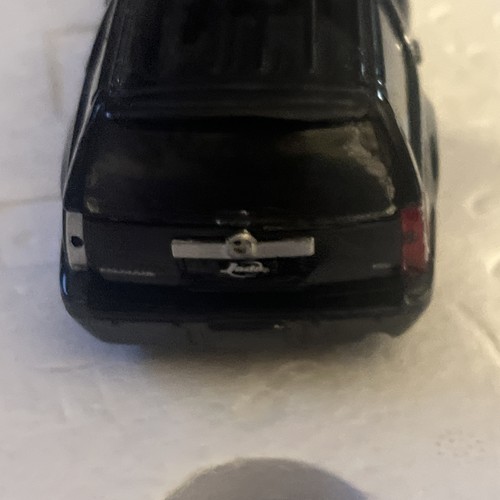 1:32 Cadillac Escalade SUV Diecast Model Car Toy Collection Doors Open - Picture 5 of 10