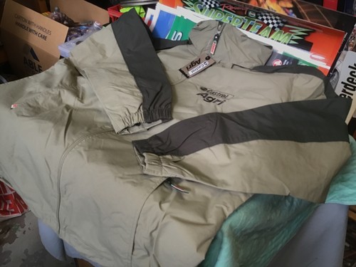 Castrol Collectors memorabilia NOS bag with coat xxxl - Picture 5 of 8
