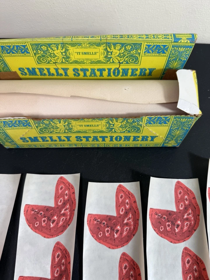 Vintage Lewis & Clark Smelly Stationery Scratch-N-Sniff Pizza Stickers Lot Of 19 - Image 2 of 3