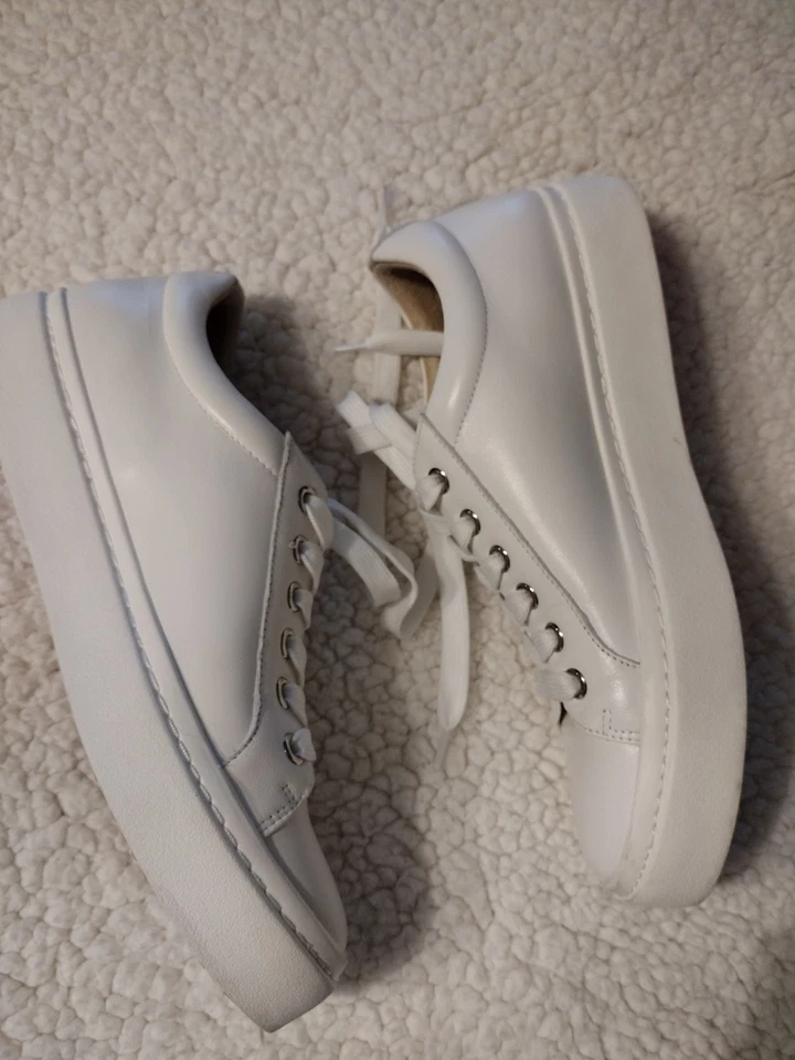 Zapatos Tenis Vaneli Sport Para Mujer Talla 7 Cuero Blanco Hechos en Italia Perla/Blanco Foto 2 de 4