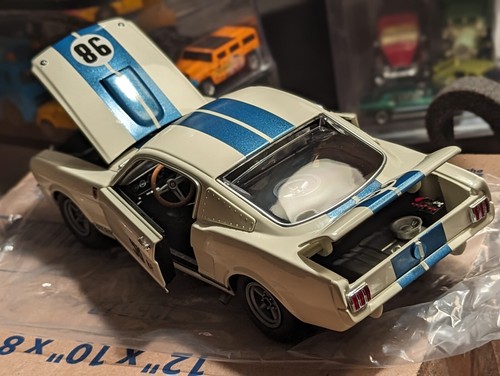 SLEEK 1965 GT350R THE FLYING MULE BRIGHT WHITE/BLUE ACME DRIVER'S MIRROR MISSING - Picture 16 of 22