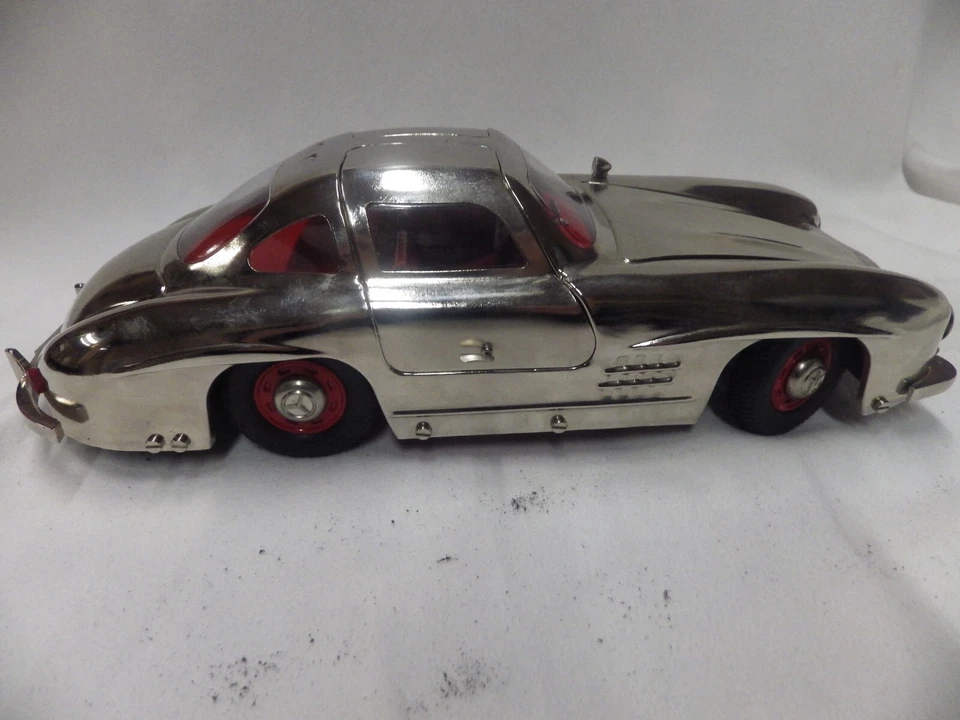 MARKLIN N.1952 SERIE MUSEO MERCEDES BENZ 300 SL 1/16 - Immagine 3 di 4