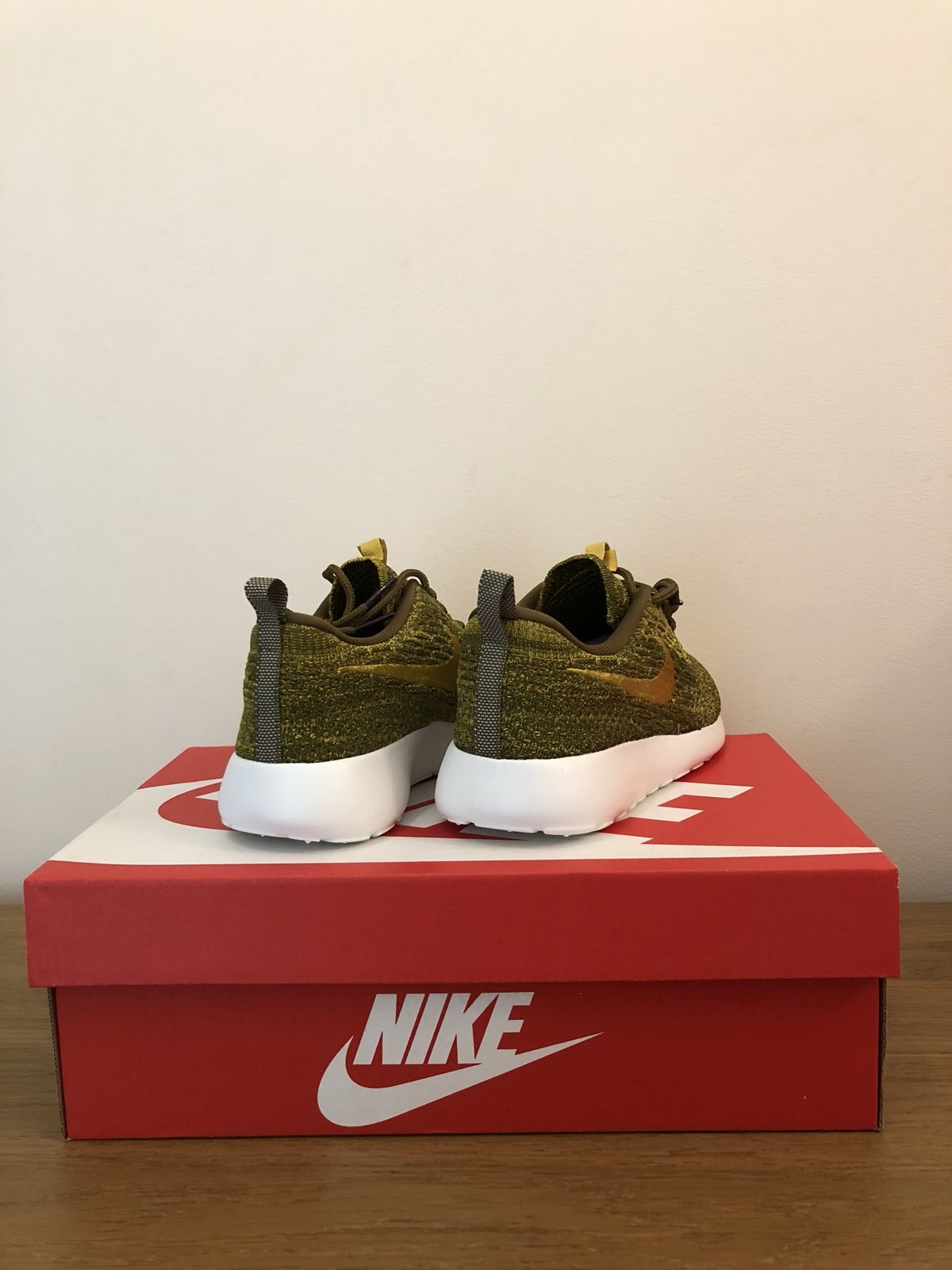 Nike Wmns Roshe One Flyknit or plomb Entièrement UK3.5/US6/EU36.5 704927 306 Entièrement plomb neuf dans sa boîte 2a354f Nike Wmns Roshe One Flyknit or plomb Entièrement UK3.5/US6/EU36.5 704927 306 Entièrement plomb neuf dans sa boîte 2a354f
