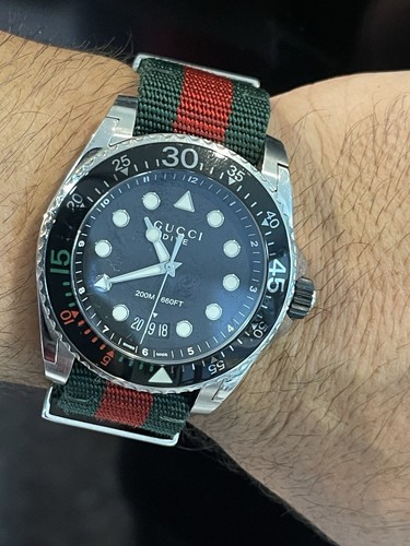 GUCCI Dive 45MM Black Matte Dial Green Red Web Nylon Watch YA136209A - Picture 4 of 8