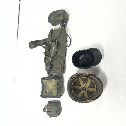 GI JOE Accessories Lot Weapons Helmets And Other Military Gears Vintage (READ) - Picture 16 of 24