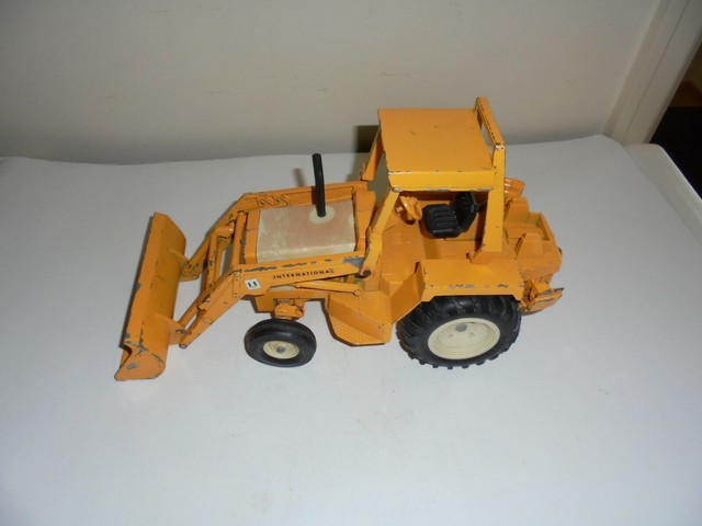 1 16 scale diecast backhoe