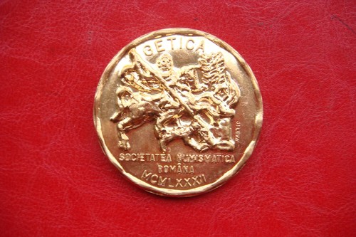 ROMANIA Vasile Parvan 1882 - 1927 Getica Romanian numismatic society 1982 MEDAL - Picture 13 of 24