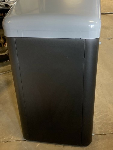 Rubbermaid Konfigurieren 33 Gallonen Mülleimer mit Regenhaube 24" x 45", - Bild 2 von 9