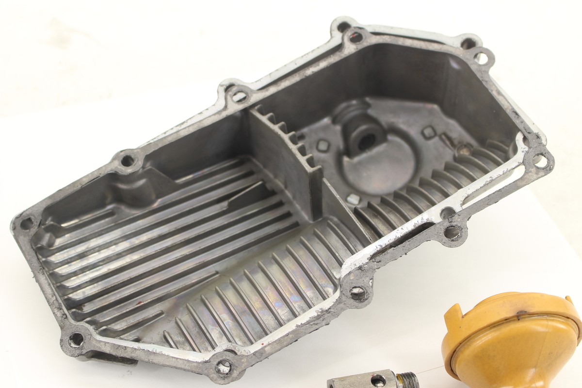 ナベ2015 2015 Kawasaki Ninja 300 Ex300b Oem Engine Motor Bottom Oil