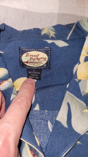 Tommy Bahama floral design button up - Picture 2 of 2