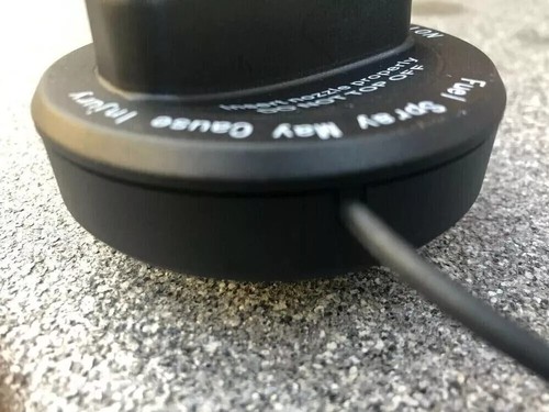 New Fuel Gas Tank Filler Cap Mercedes Benz OEM # 2304700605 With Strap - Picture 4 of 6