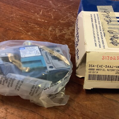 Mac Solenoid Valve 35A-EAE-DAAJ-4KD 35 Series 5.4W 120-Psi 1/8  NPT (new)