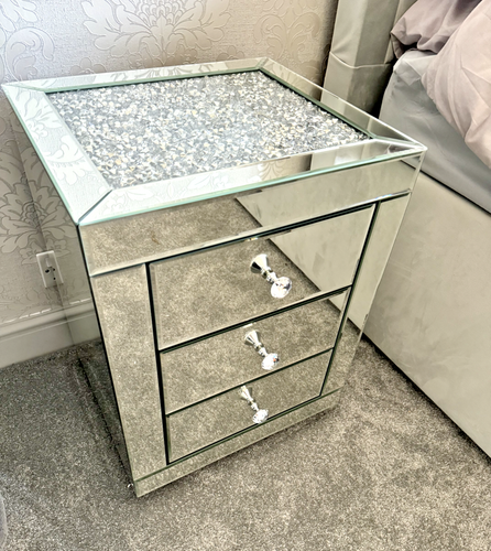 Diamond Crushed Mirrored Bedside table x 2 Brand new - Picture 2 of 5