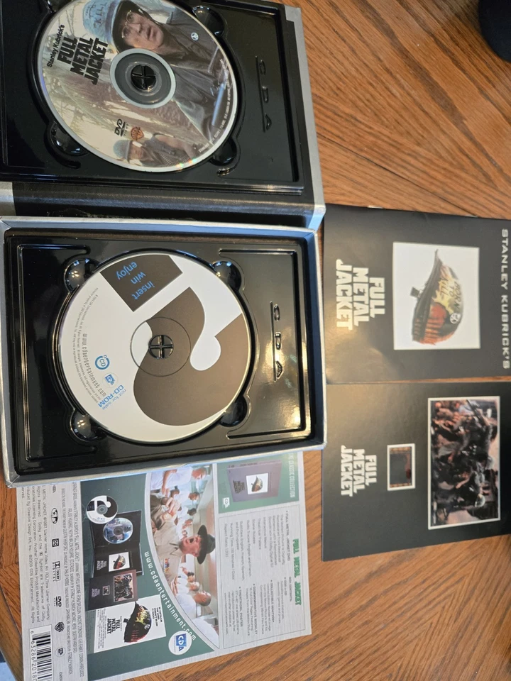 Full Metal Jacket (2 Disc Set, Classic Collection Series Box Set) W/ Film Cell - Image 2 of 4