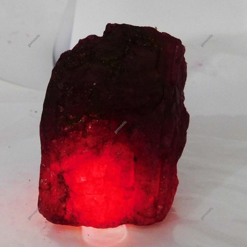 Enorme piedra preciosa suelta de tierra áspera extraída de rubí rojo natural de 870 quilates CERTIFICADA - Imagen 4 de 7