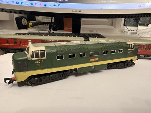 Hornby Dublo 2234 “Crepello” Deltic Royal Scot Tray And 3 Coaches - Picture 6 of 24