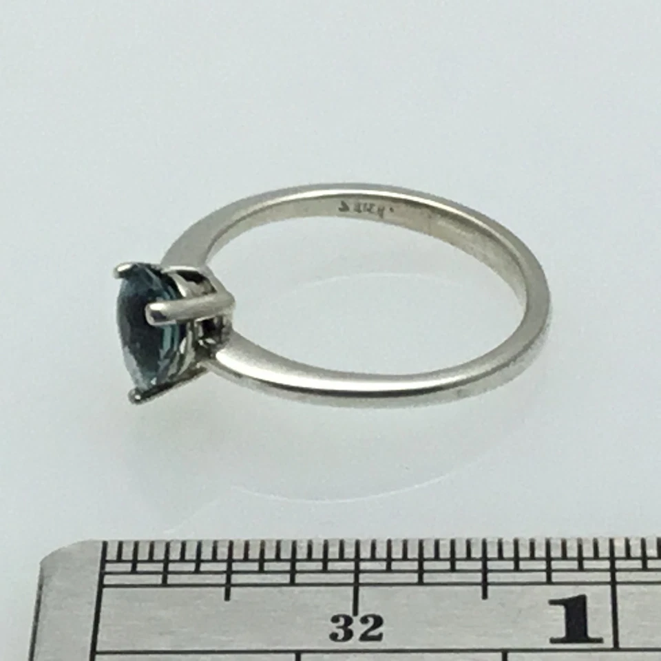 Anillo solitario de turmalina indicolita de plata de ley Brasil 7 x 5 pera 1,78 quilates Foto 4 de 4