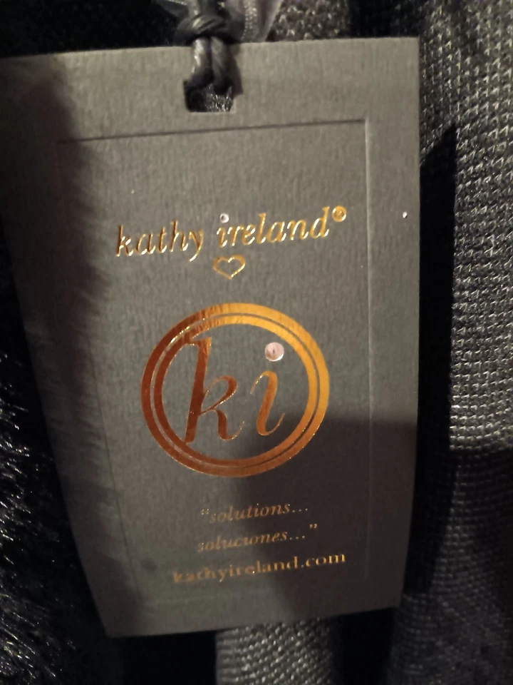 NWT kathy ireland Women's Fashion360 Skies FauxFur Trim Cape Black Combo - Image 3 of 4