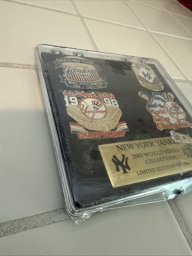 New York Yankees 2000 World Series Champion Limited Edition Pins Wrapped - Picture 3 of 4