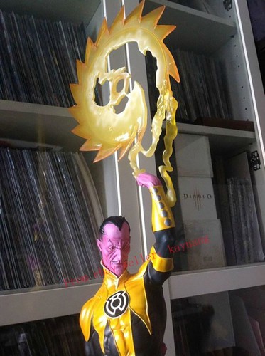 Sideshow Collectibles 300217 Green Lantern Sinestro Premium Format Figure Statue - Picture 7 of 17
