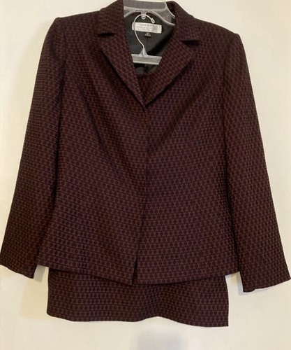 Tahari Arthur B Levine Skirt Suit Sz 10 Petite pre-owned - 第 1/4 張圖片