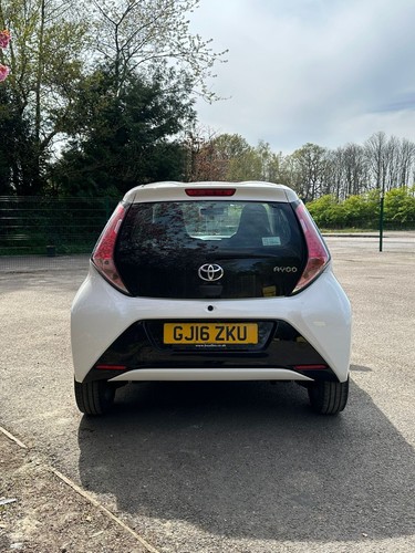 2016 Toyota Aygo 1.0 VVT-i X-Pression 5 door - Picture 3 of 14
